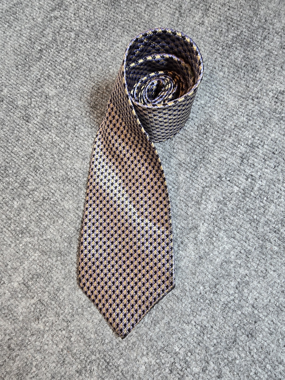 Geoffrey Beene Silk Tie Navy Gold Herringbone Mens Necktie Classic
